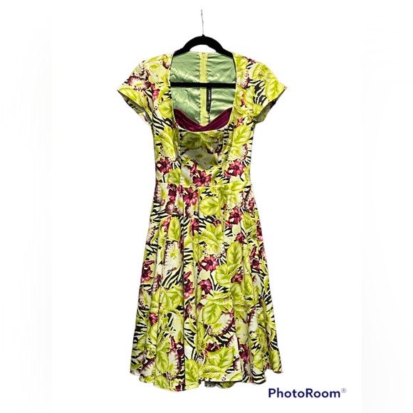SOLD | Pinup Girl Clothing Laura Byrnes Alfred Small Dress Hawaiian Baton Ruge - Picture 2 of 9